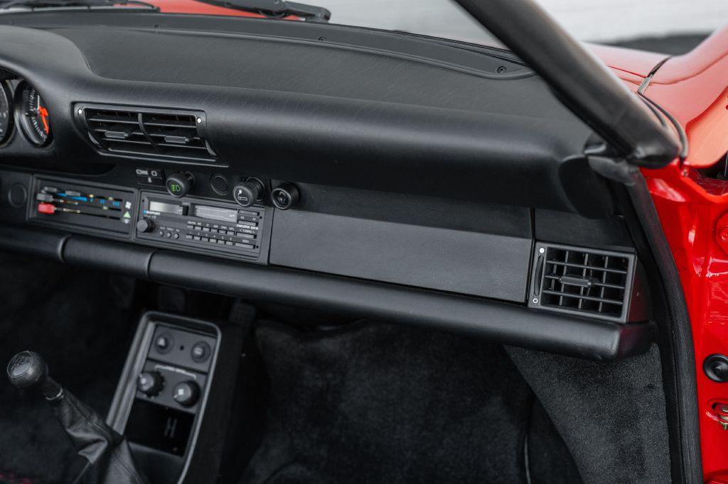 1989 Porsche 911 Image 138