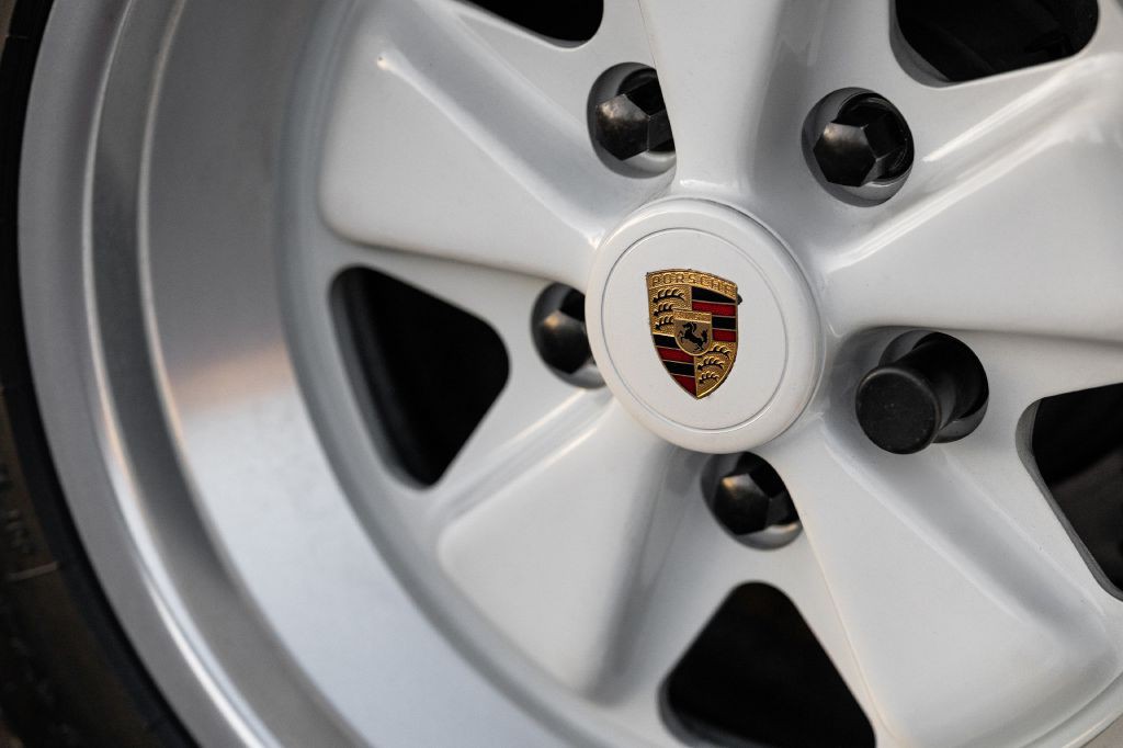 1989 Porsche 911 Image 12