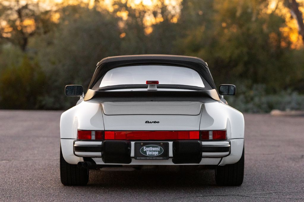 1989 Porsche 911 Image 20