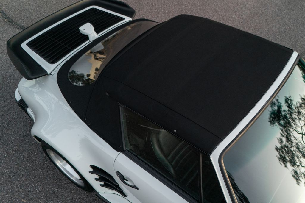 1989 Porsche 911 Image 31