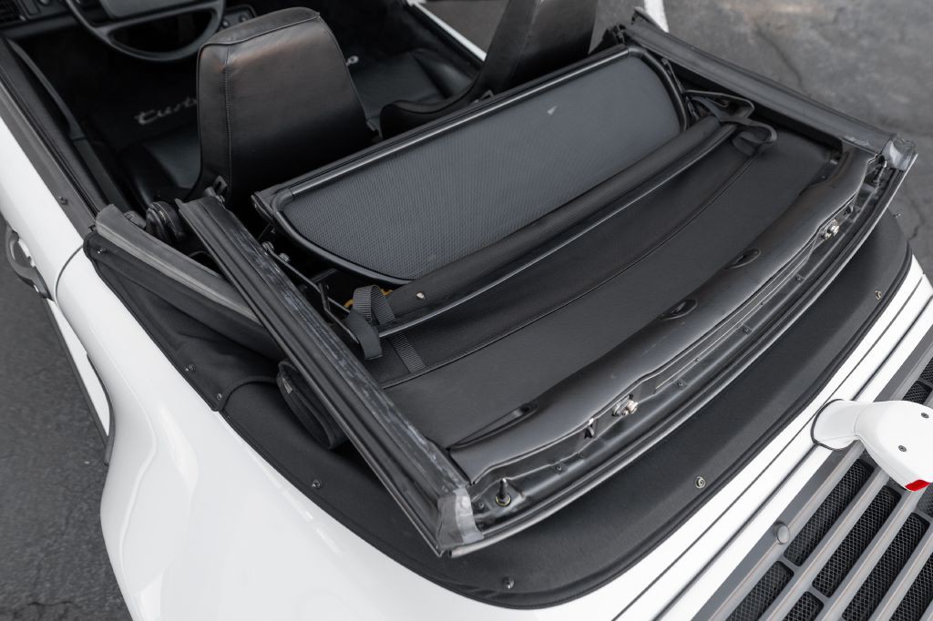 1989 Porsche 911 Image 35