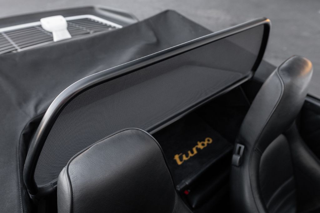 1989 Porsche 911 Image 36