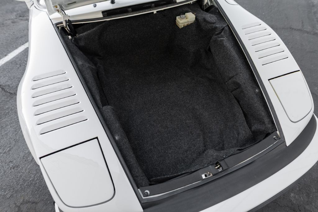 1989 Porsche 911 Image 39