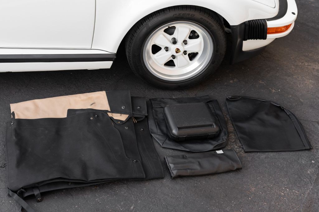 1989 Porsche 911 Image 46