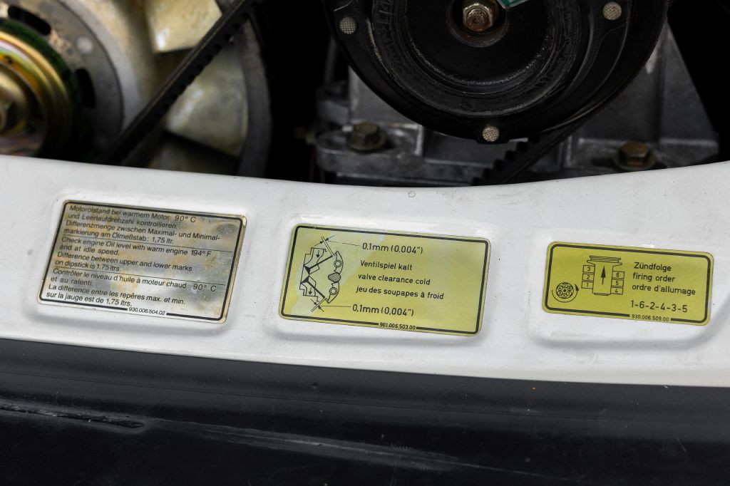 1989 Porsche 911 Image 56