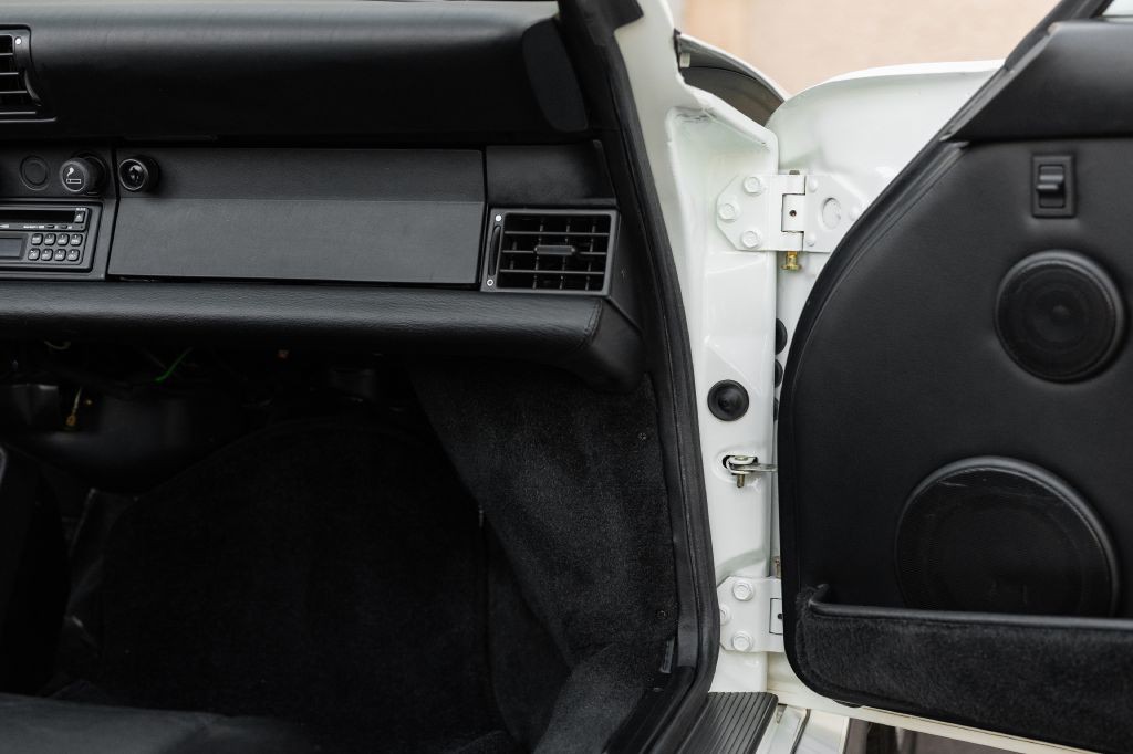 1989 Porsche 911 Image 96