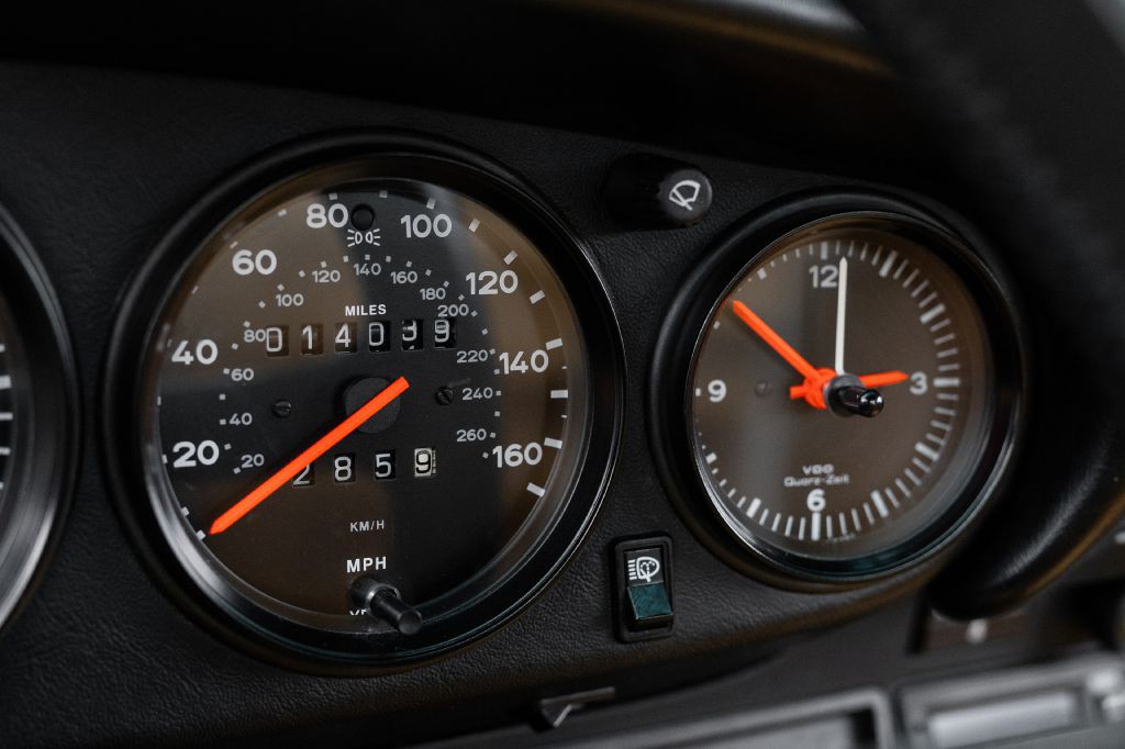 1989 Porsche 911 Image 15