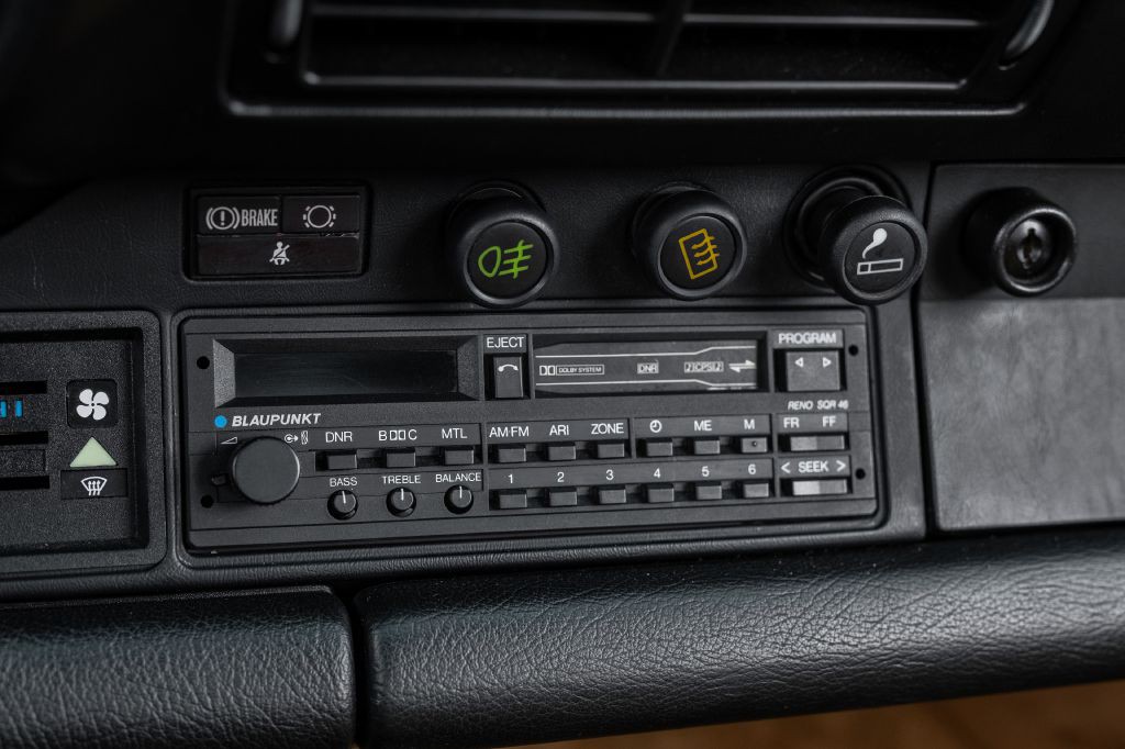 1989 Porsche 911 Image 22