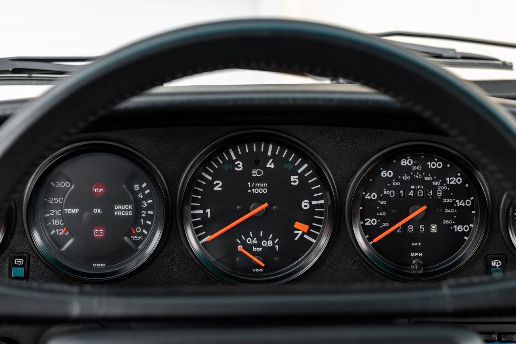 1989 Porsche 911 Image 24