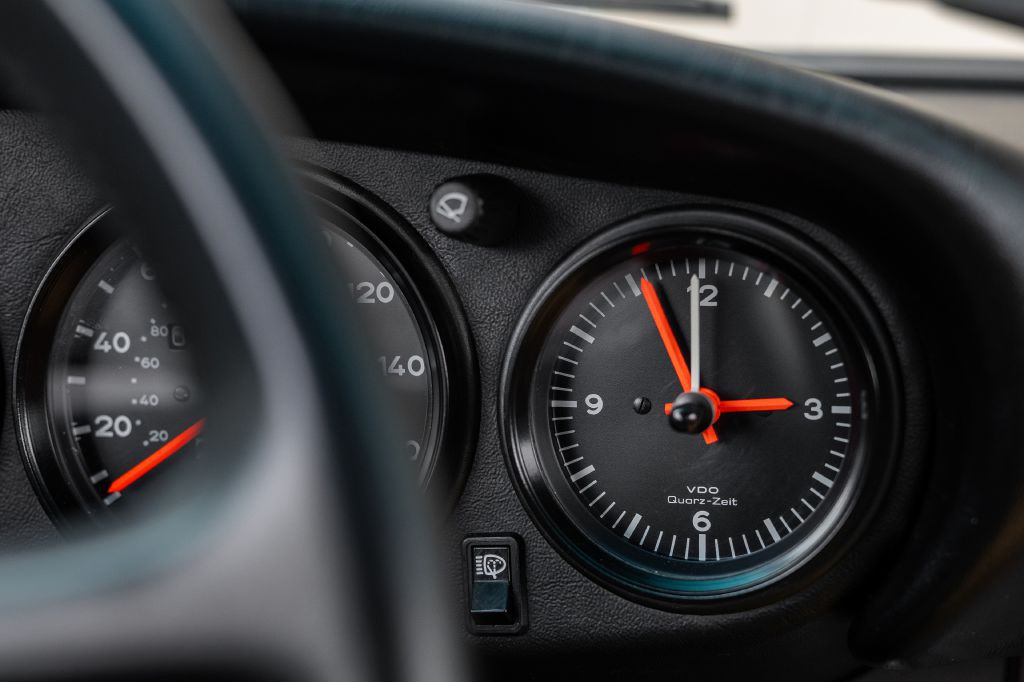 1989 Porsche 911 Image 28