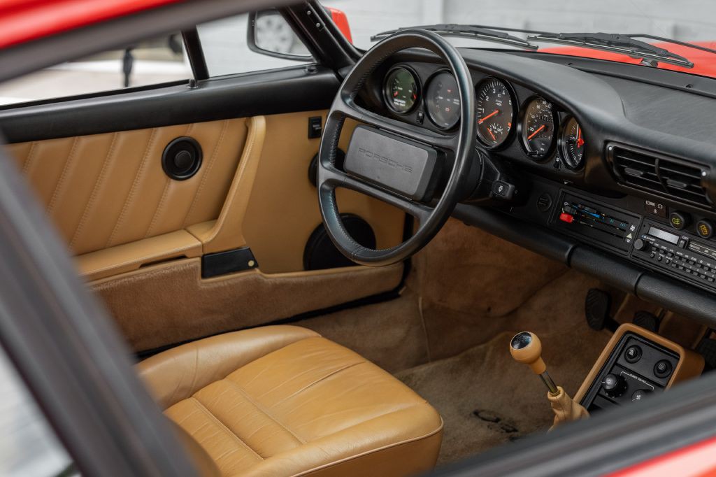 1989 Porsche 911 Image 40