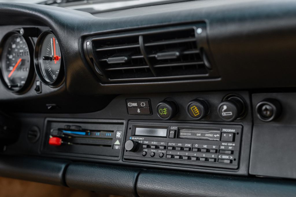 1989 Porsche 911 Image 41