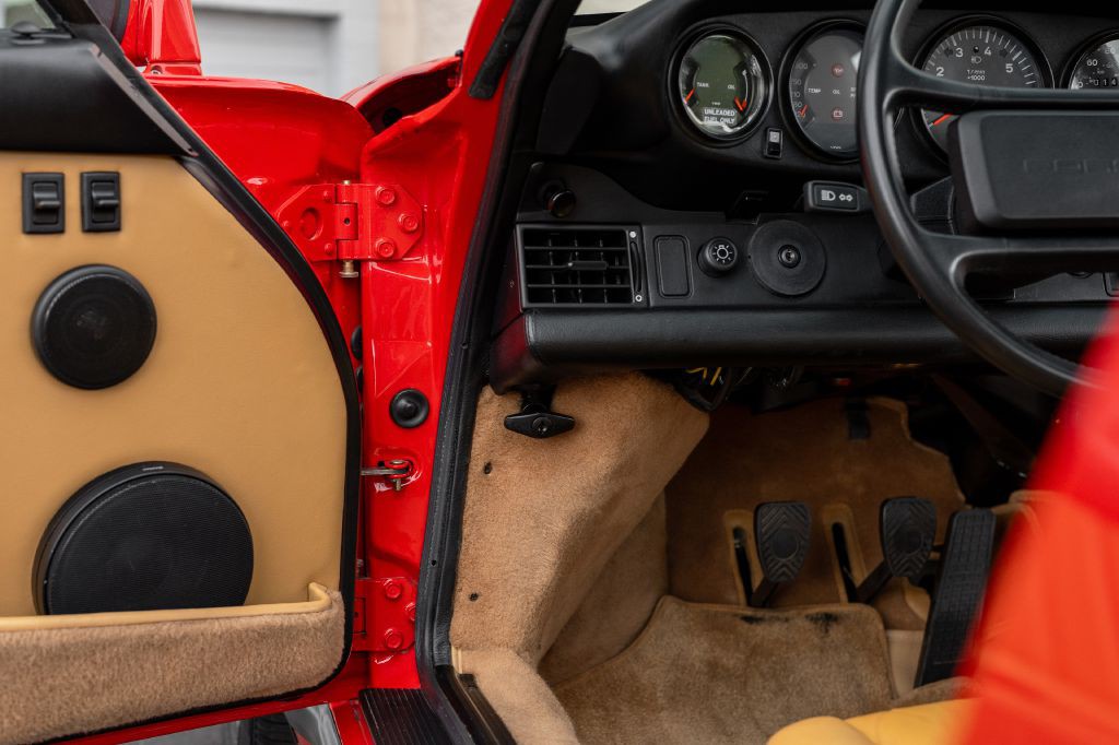 1989 Porsche 911 Image 53