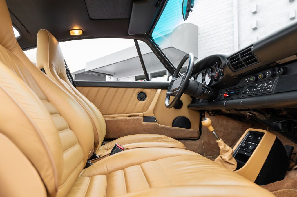 1989 Porsche 911 Image 153