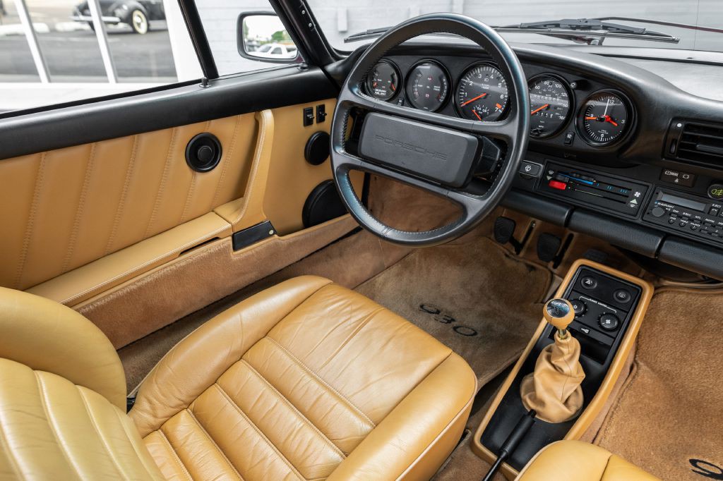 1989 Porsche 911 Image 155