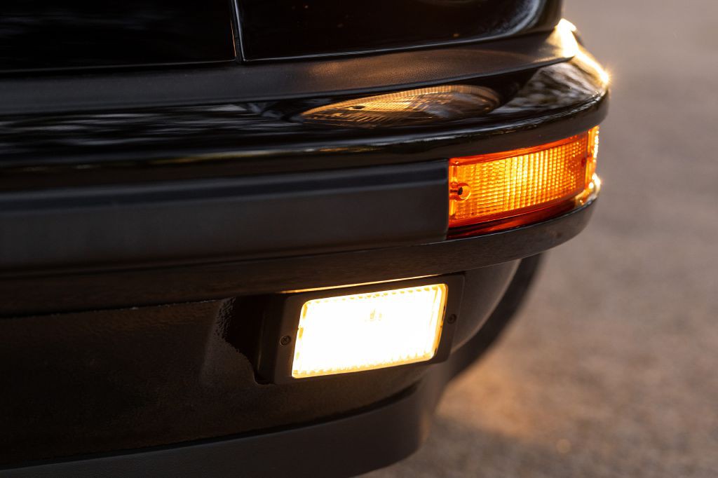 1989 Porsche 911 Image 9