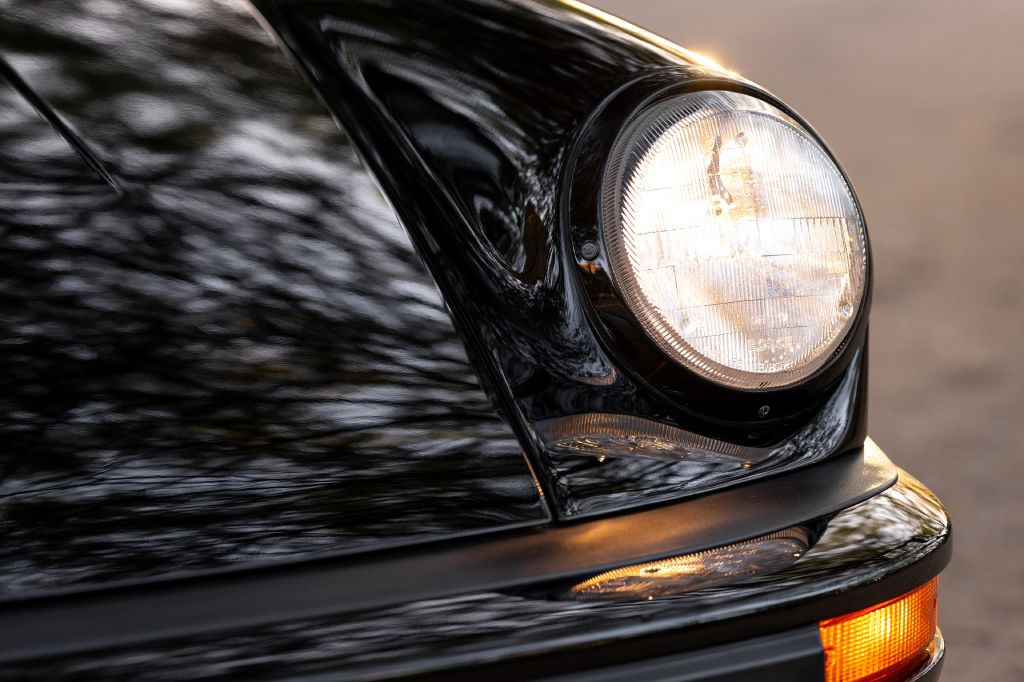 1989 Porsche 911 Image 12