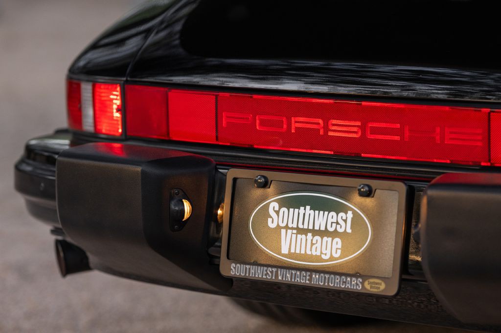 1989 Porsche 911 Image 29