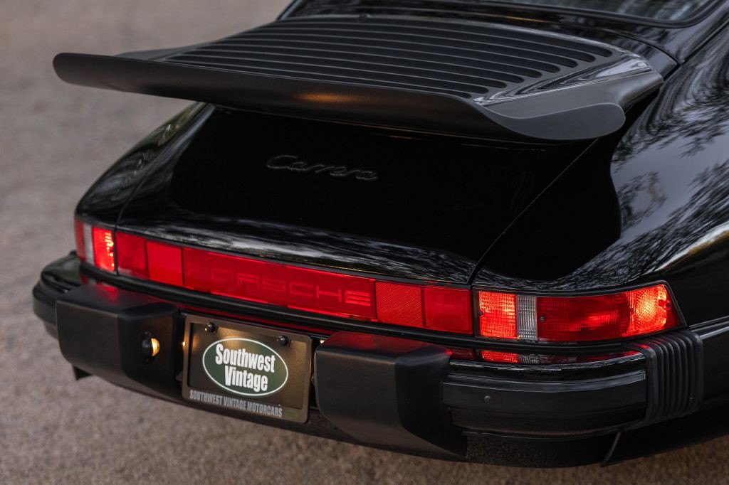 1989 Porsche 911 Image 30