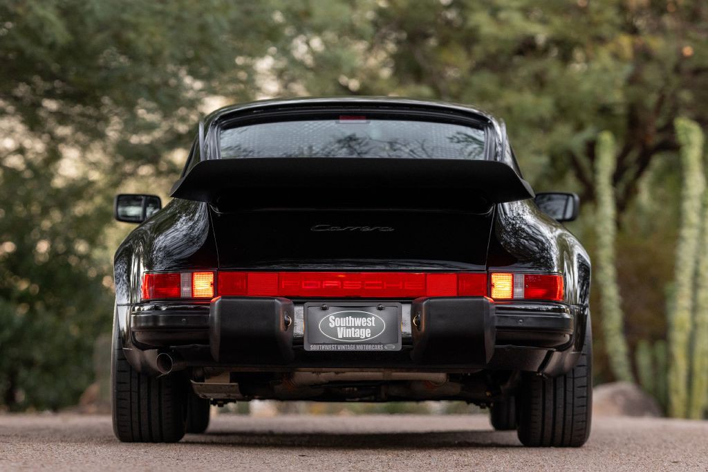 1989 Porsche 911 Image 40