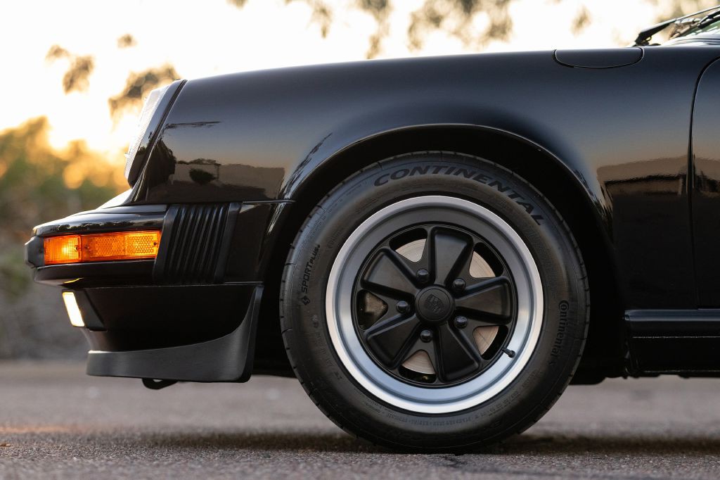 1989 Porsche 911 Image 48