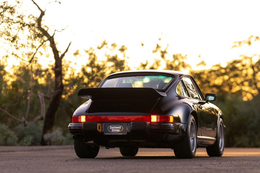 1989 Porsche 911 Image 96