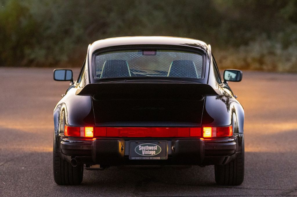 1989 Porsche 911 Image 97