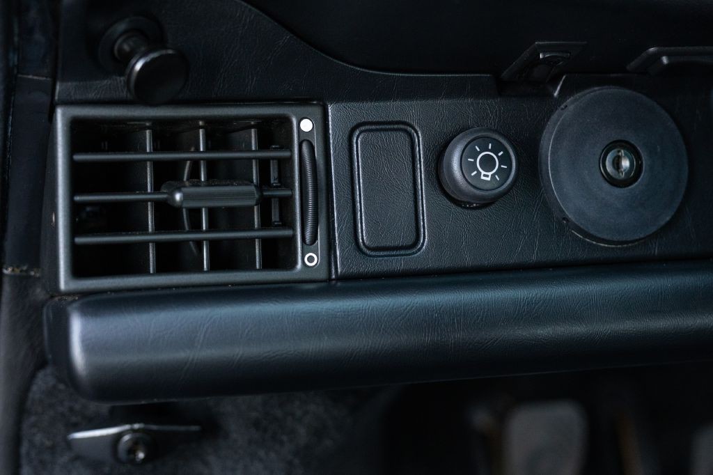 1989 Porsche 911 Image 108