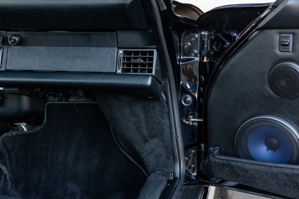 1989 Porsche 911 Image 144