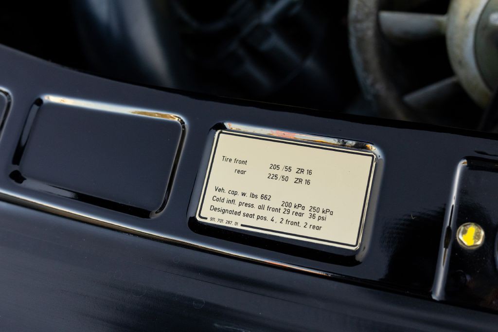 1989 Porsche 911 Image 178