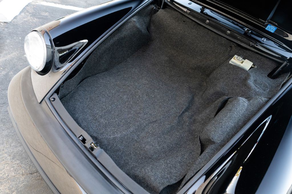 1989 Porsche 911 Image 196