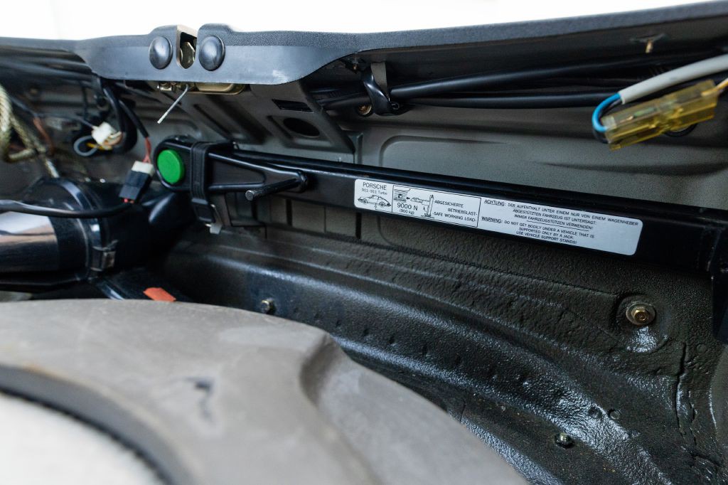 1989 Porsche 911 Image 221