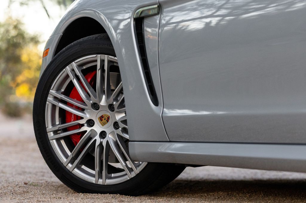 2016 Porsche Panamera Image 8