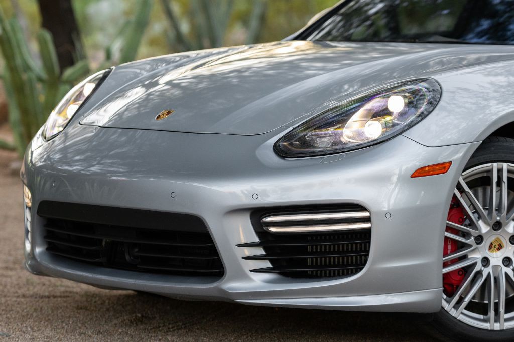 2016 Porsche Panamera Image 13