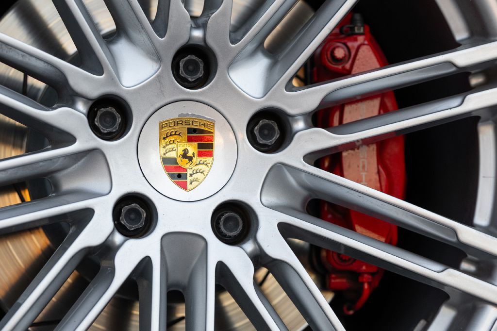 2016 Porsche Panamera Image 22