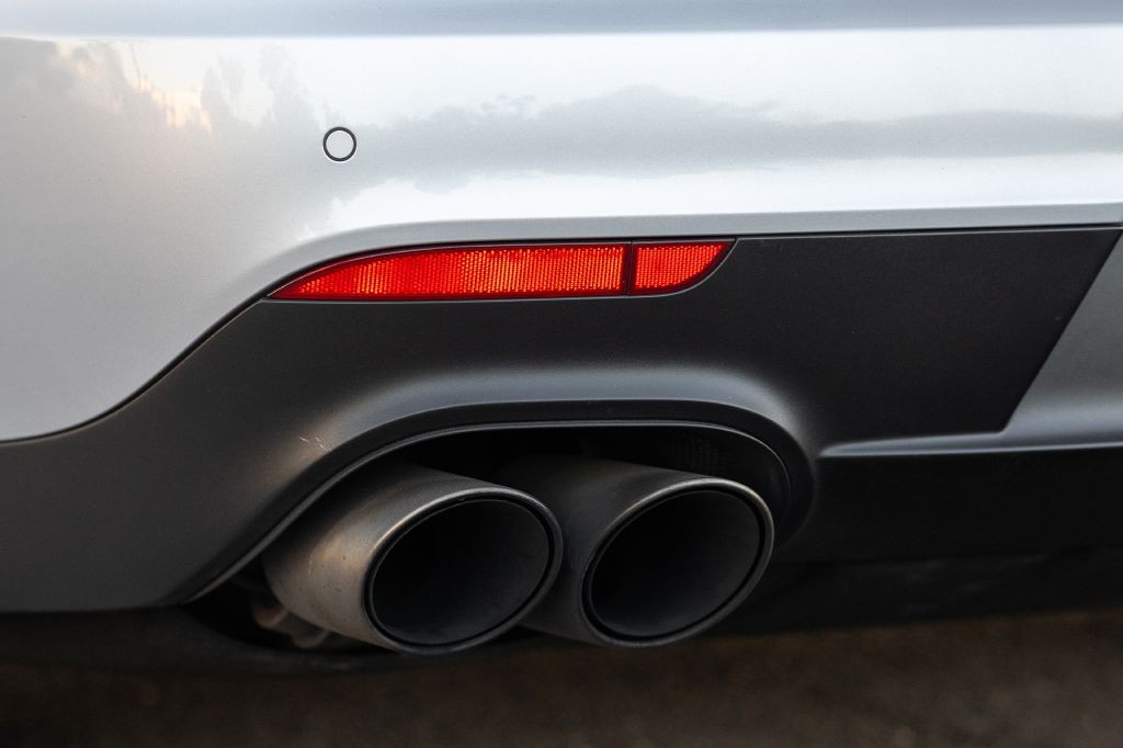 2016 Porsche Panamera Image 27