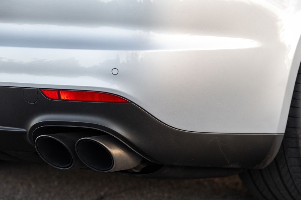 2016 Porsche Panamera Image 32