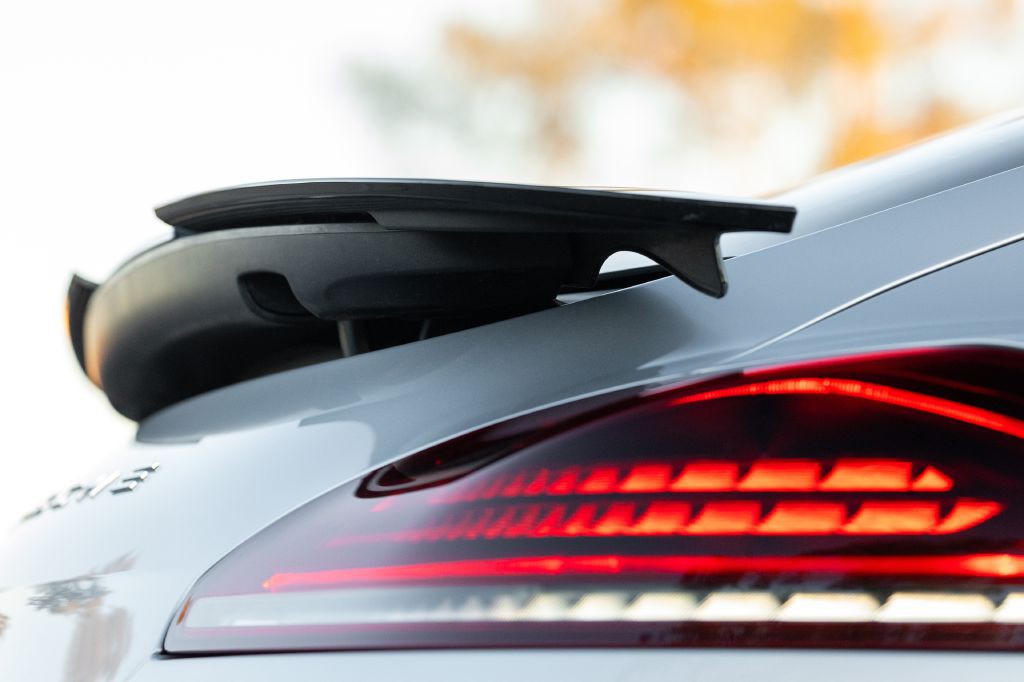 2016 Porsche Panamera Image 37