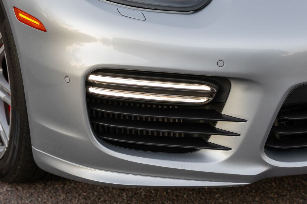 2016 Porsche Panamera Image 53