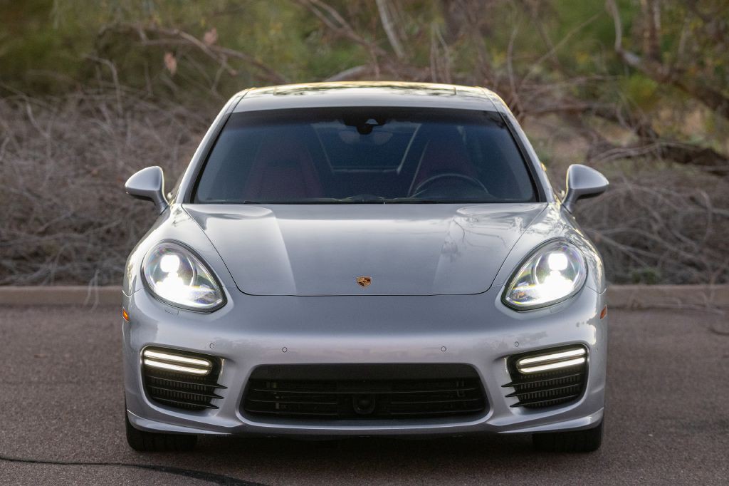 2016 Porsche Panamera Image 75