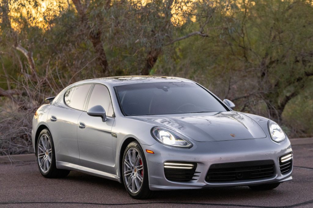 2016 Porsche Panamera Image 77