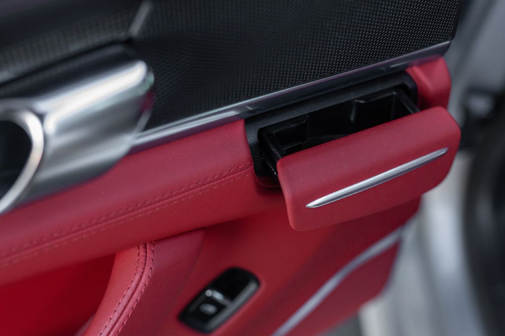 2016 Porsche Panamera Image 83