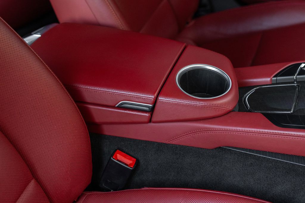2016 Porsche Panamera Image 86