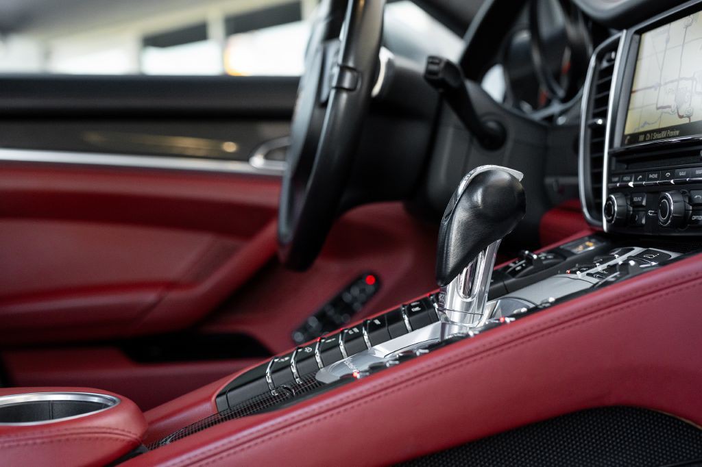2016 Porsche Panamera Image 87