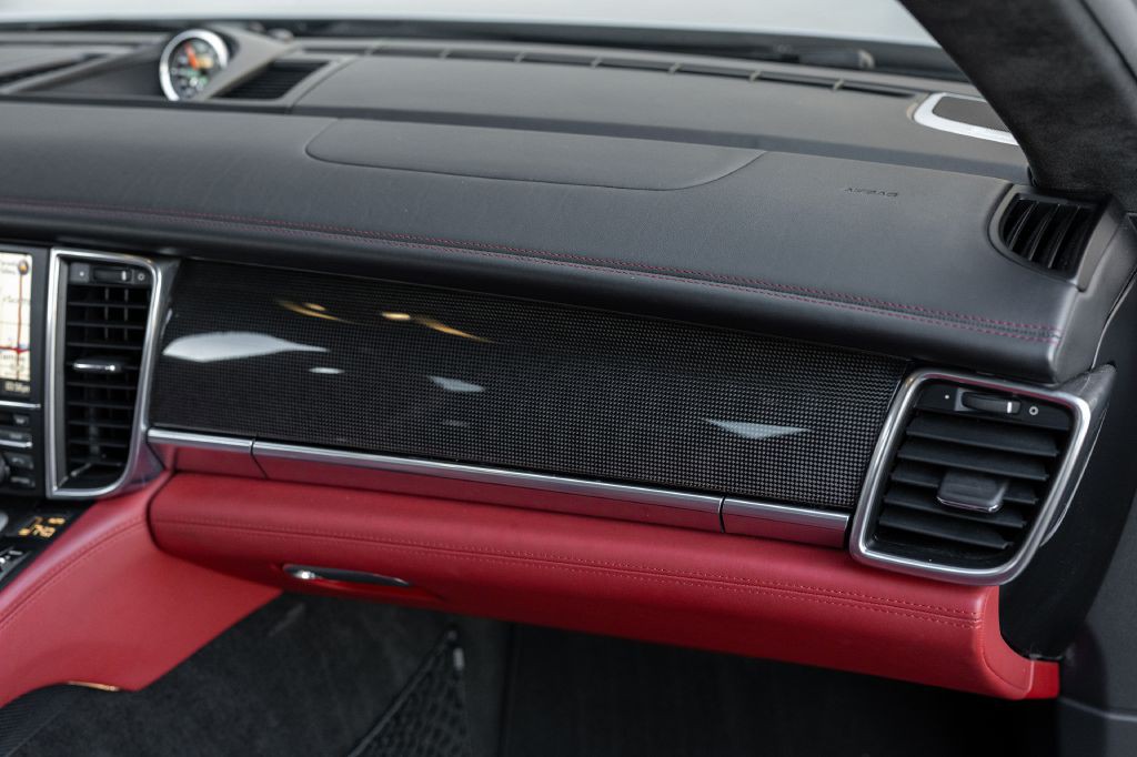 2016 Porsche Panamera Image 99