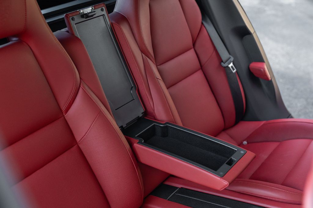 2016 Porsche Panamera Image 120