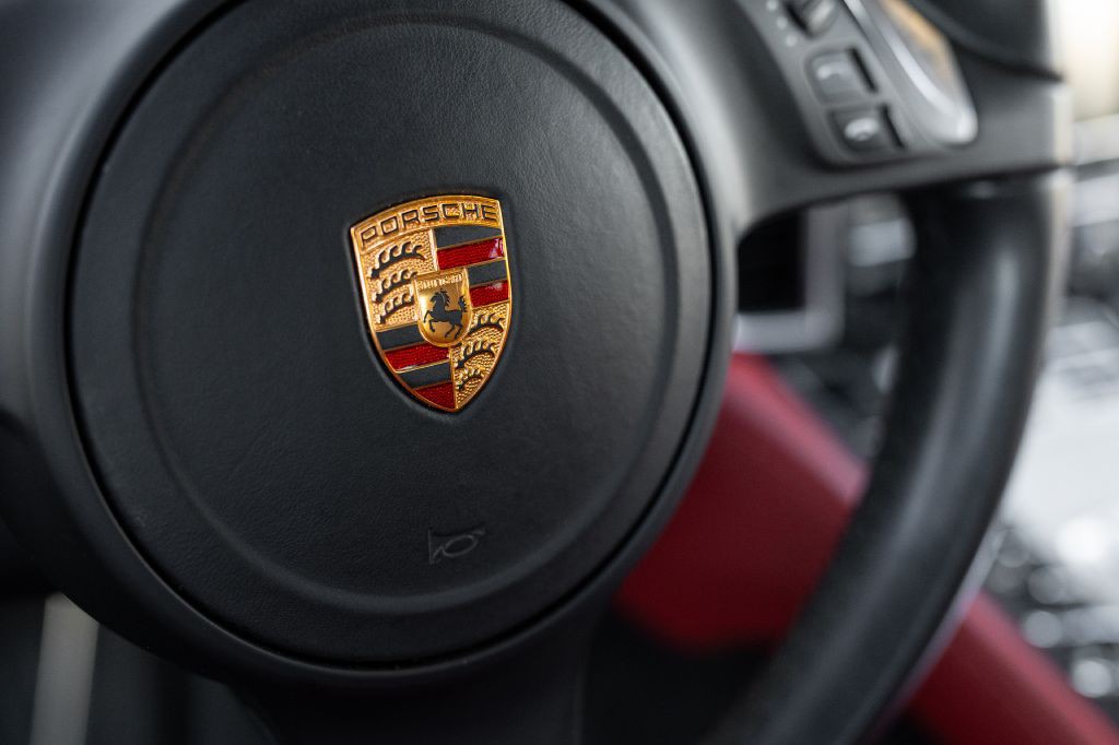 2016 Porsche Panamera Image 130