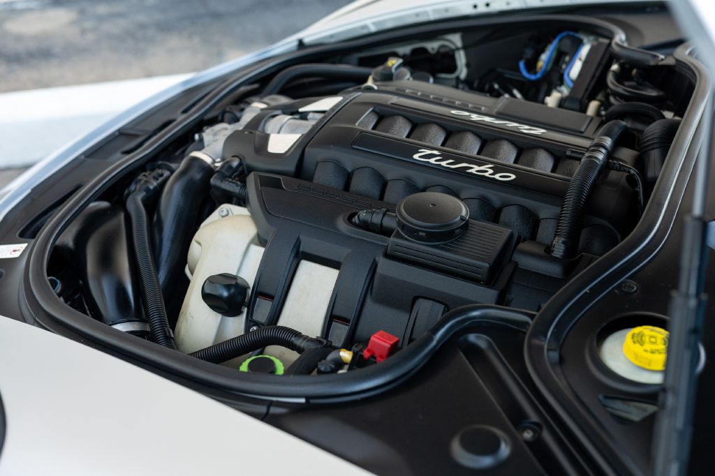 2016 Porsche Panamera Image 153