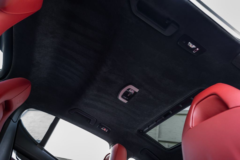 2016 Porsche Panamera Image 176