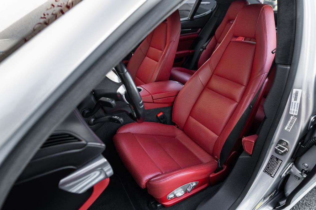 2016 Porsche Panamera Image 178